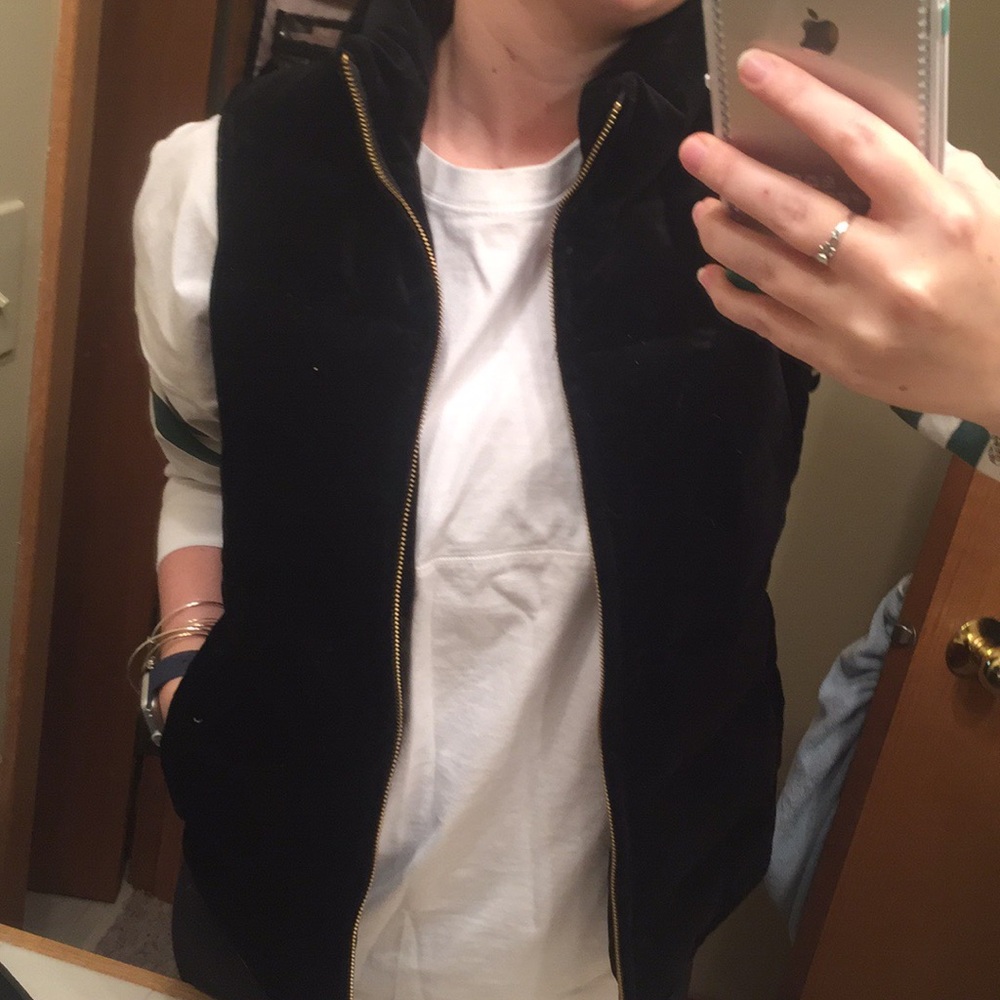 Velvet Black Puffer Vest - Picture 3 of 5